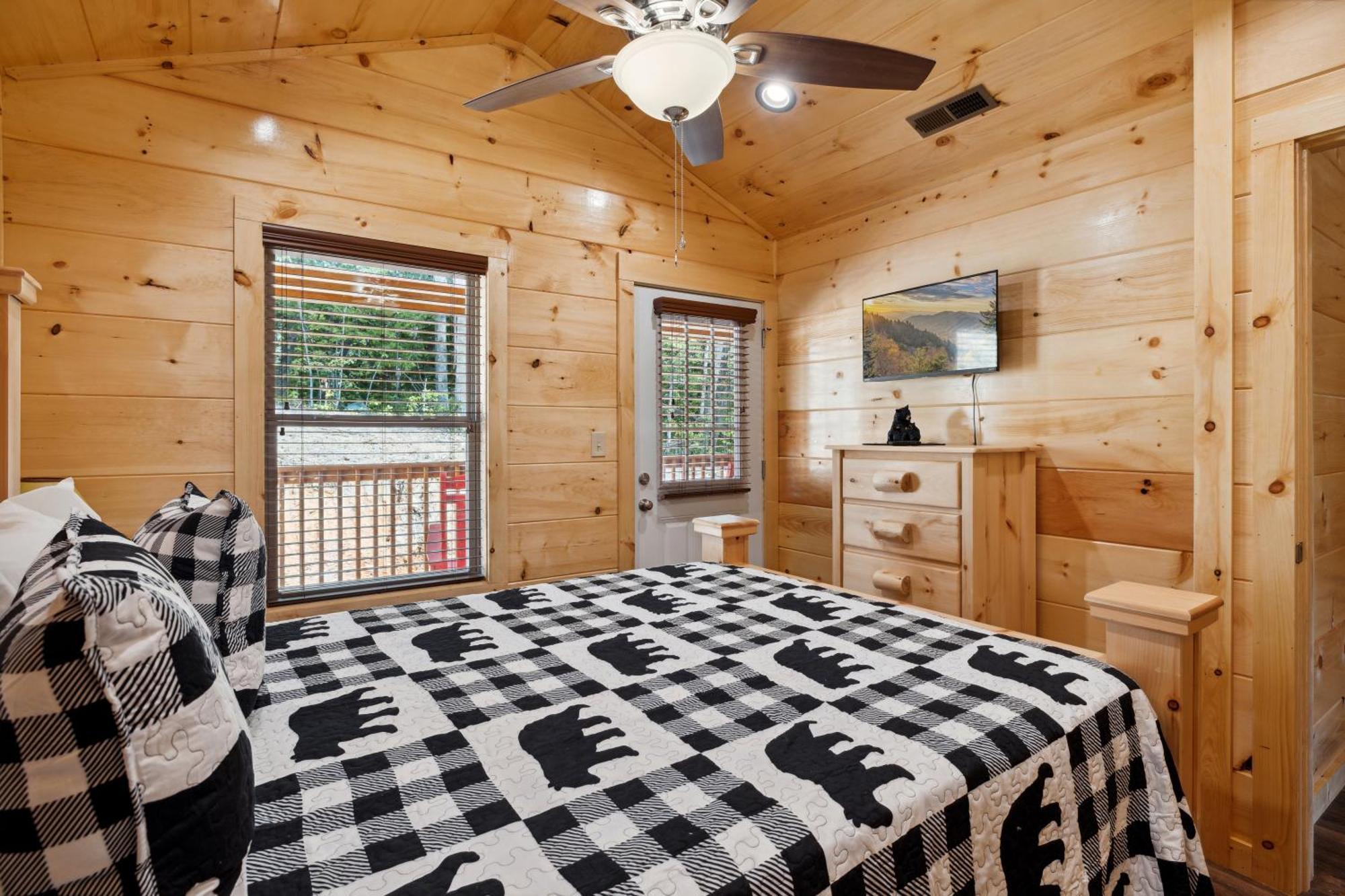 The 3 Bears Is A Newly Built 3 Bedroom Cabin Only 3 Minutes From The Parkway! Pigeon Forge Eksteriør billede